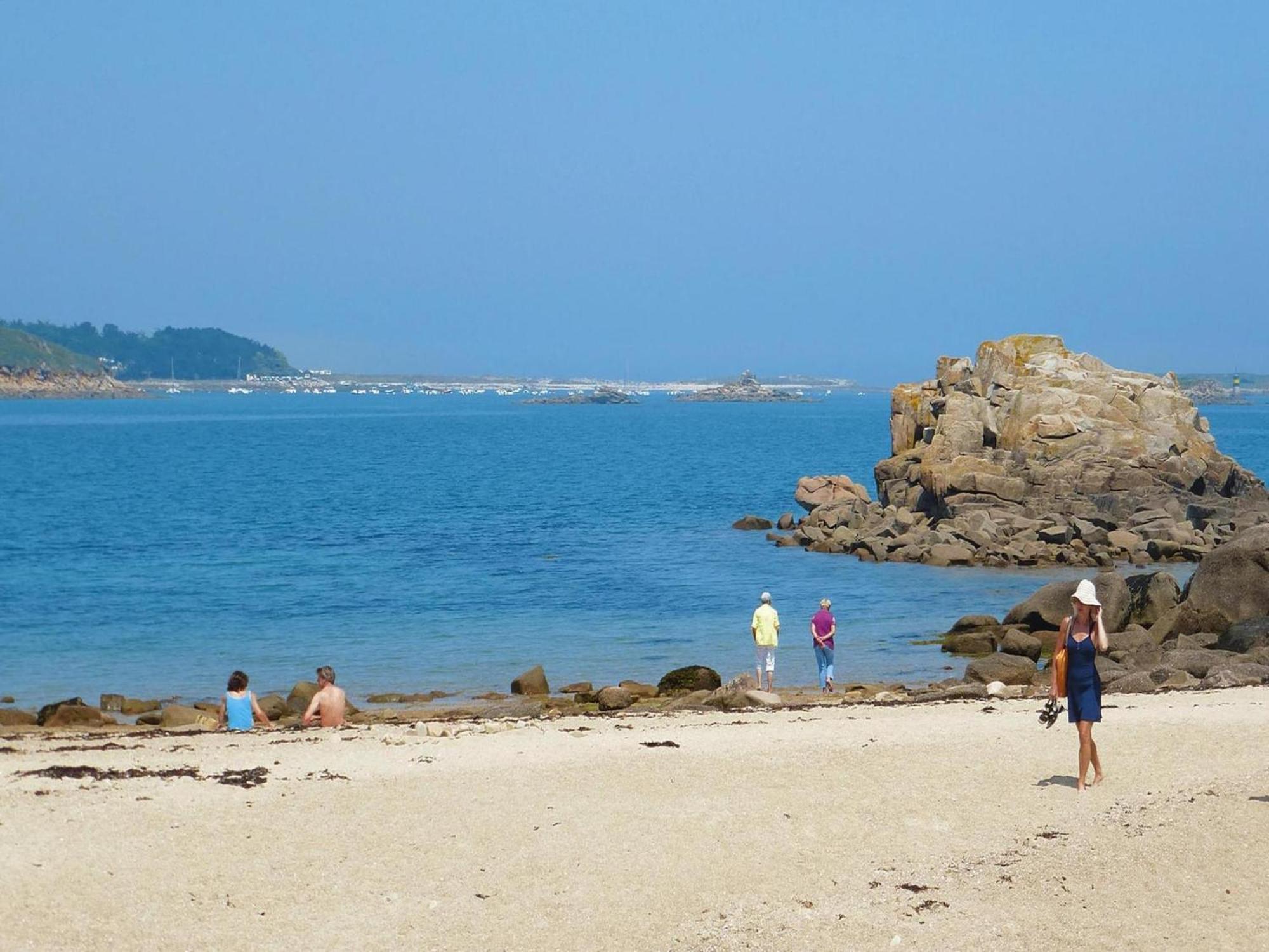 Holiday Home In A Quiet Location Near The Coast Pleumeur-Bodou Eksteriør billede